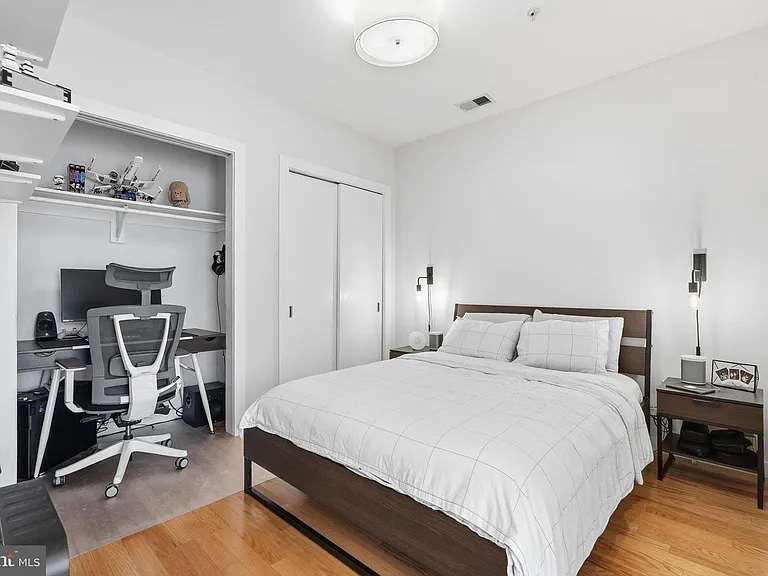 435 R St NW #404 — Photo 8