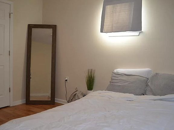 5th image of 519 Bixby Ct #519
