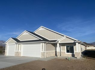 2064 S 3125 W, West Haven, UT 84401