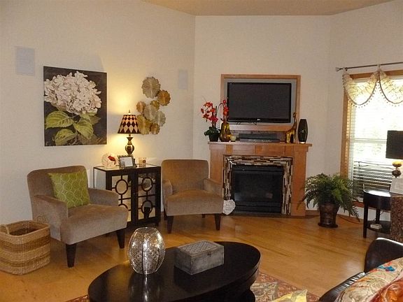 Find long walls for furniture