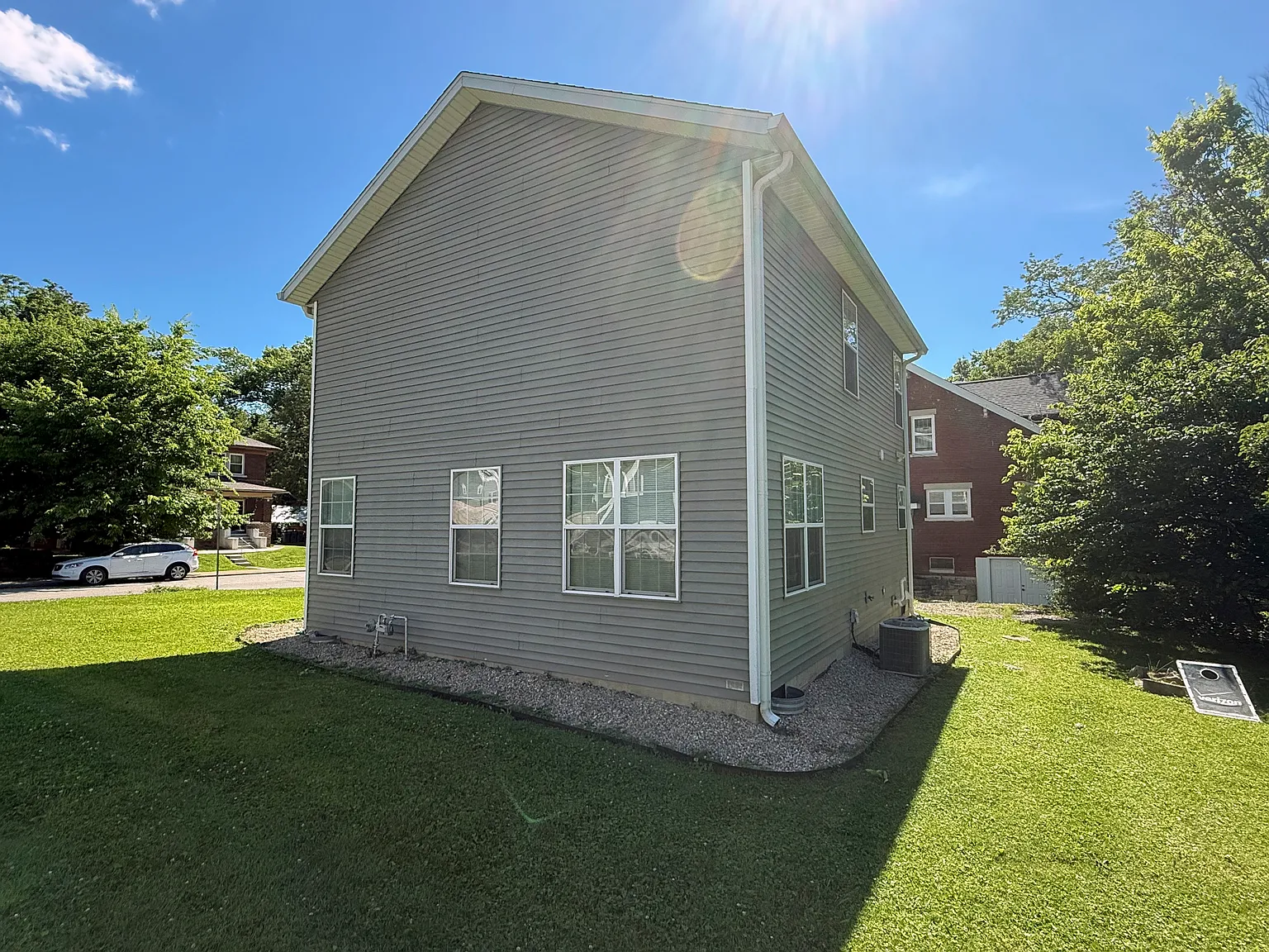 3 bed, 2.5 bath, 1470 sqft, $2,350 — Photo 3