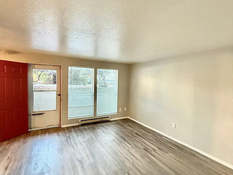 Boulder Manor — Photo 2