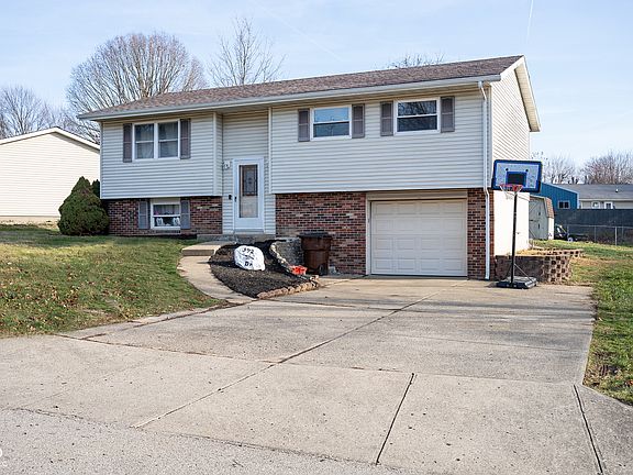 3rd image of 392 Pheasant Run Dr