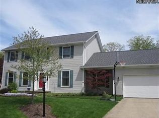 7631 Edgewood Ln, Seven Hills, OH 44131