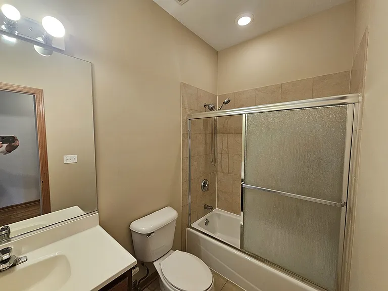 1326 W Grenshaw St #2-D — Photo 13