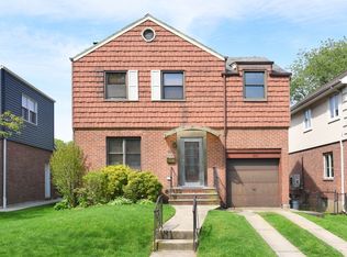 8216 211th St, Queens Village, NY 11427