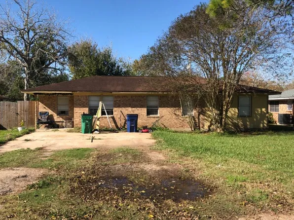 207 Avenue D, Brazoria, TX 77422