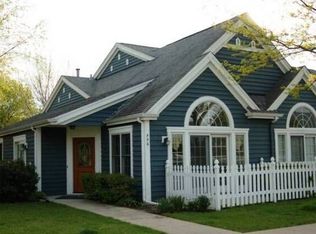 956 Mount Vernon Dr, Grayslake, IL 60030