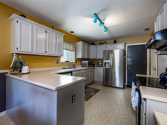 2nd image of 6392 Lakota Meadows Dr