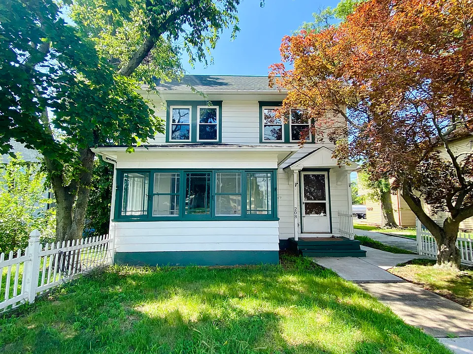 208 Gateway Blvd