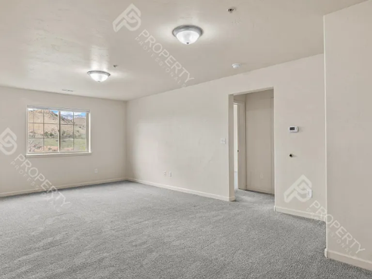 3037 Coal Mine Ave #F — Photo 29