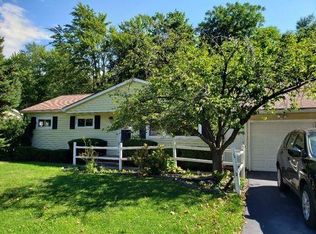 470 Marwood Rd, Rochester, NY 14612