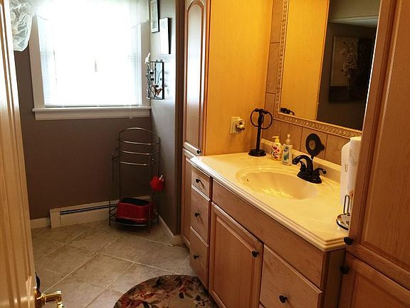 3rd image of 515 Brentwood Dr