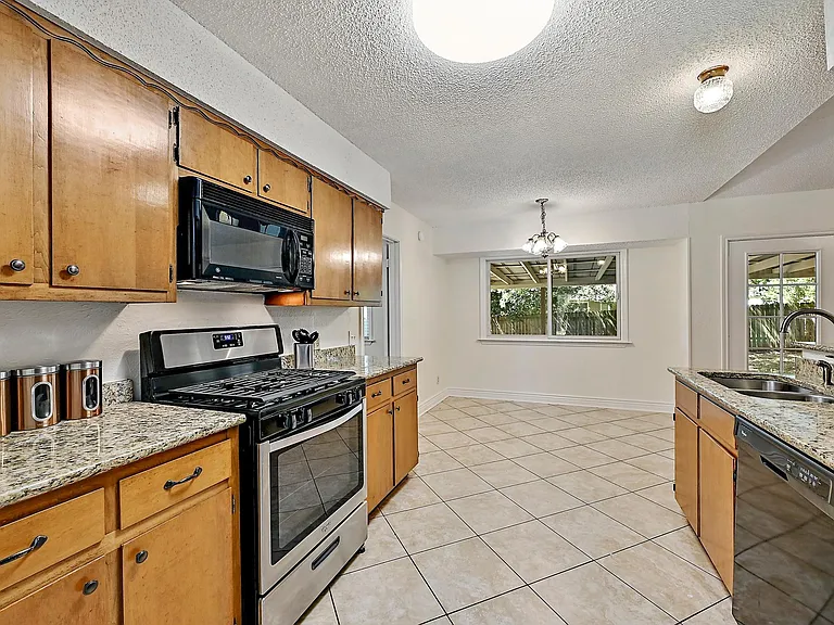 3707 Tarragona Ln — Photo 17