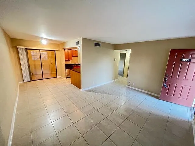 4221 Oak Terrace Dr — Photo 4