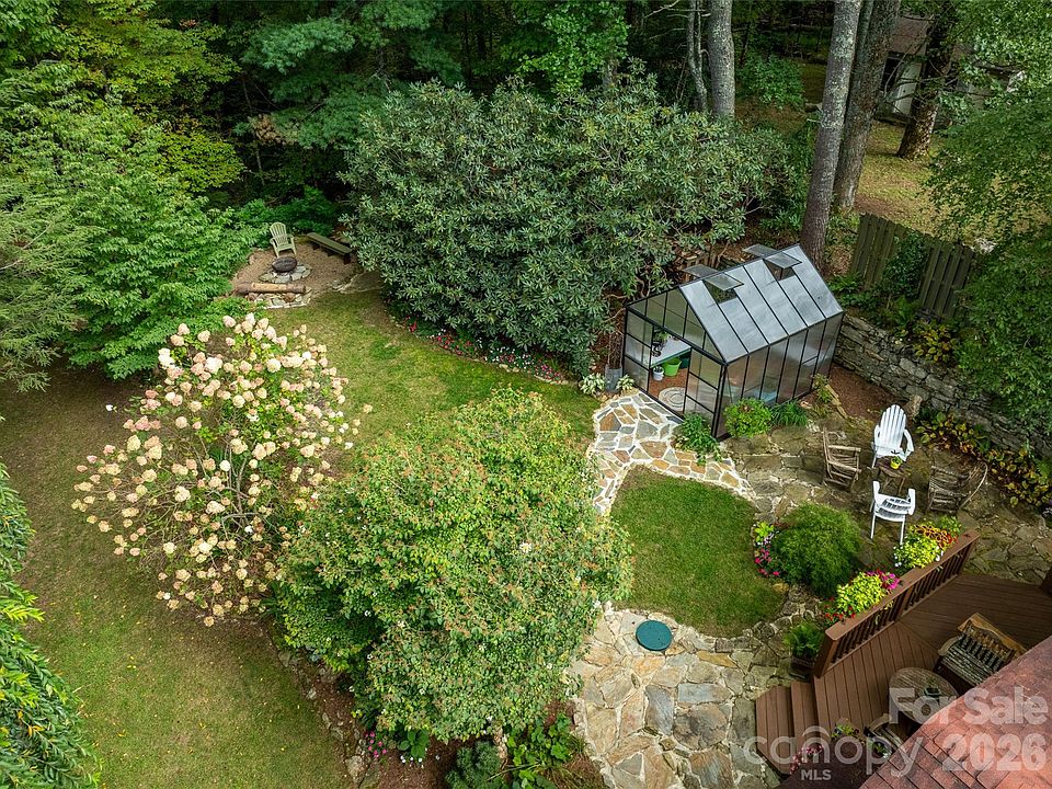 40th image of 85 Chestnut Hill Rd