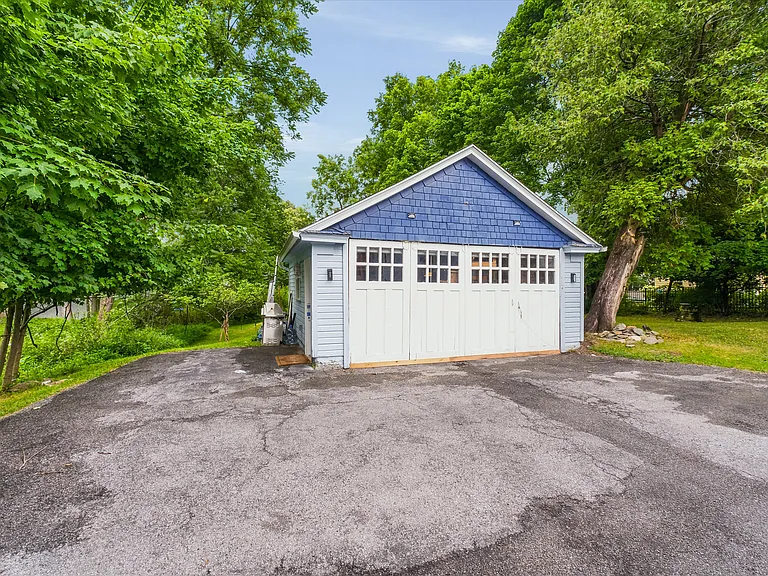 108 Hooker Ave — Photo 41