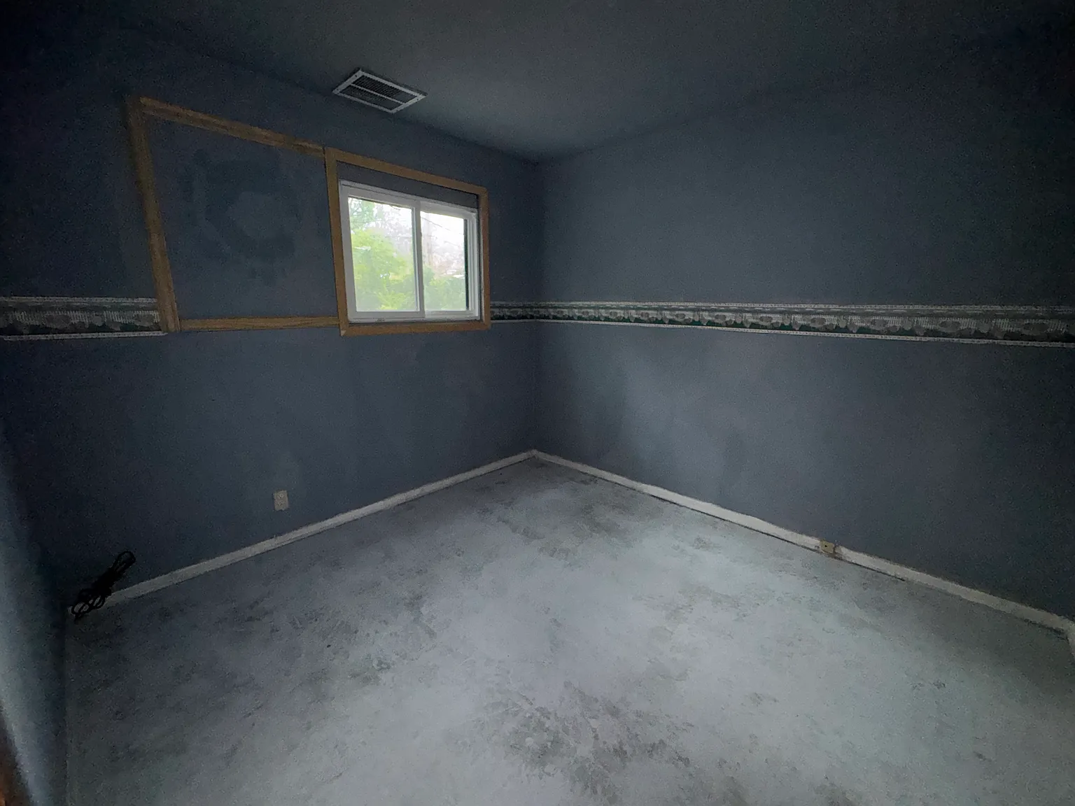3 bed, 884 sqft, $1,200 — Photo 3