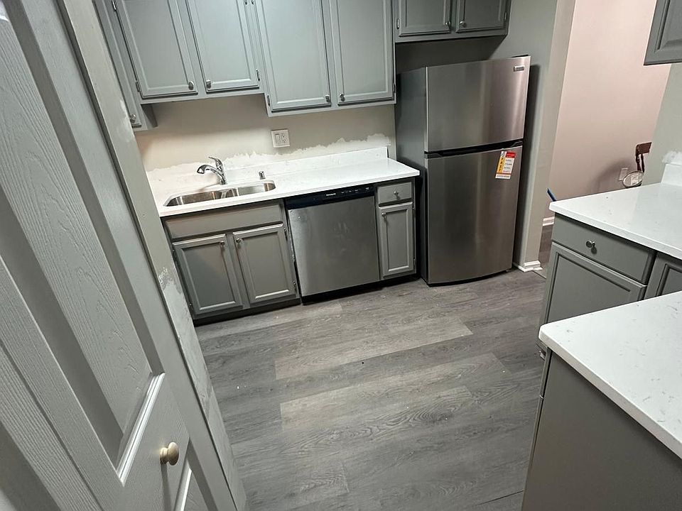 1st image of 25 River Bank Dr