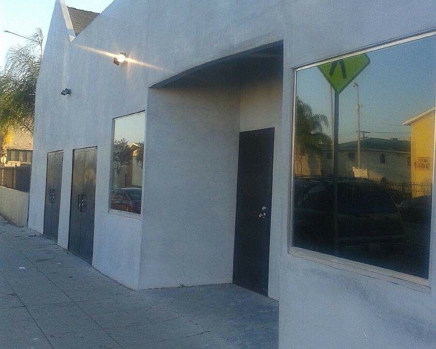 1st image of 11019 S Main St