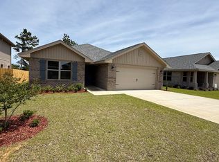 194 Ridgeway Cir, Crestview, FL 32536
