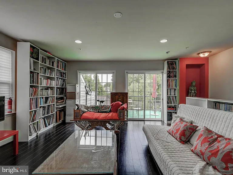 124 Meridian Ln — Photo 31
