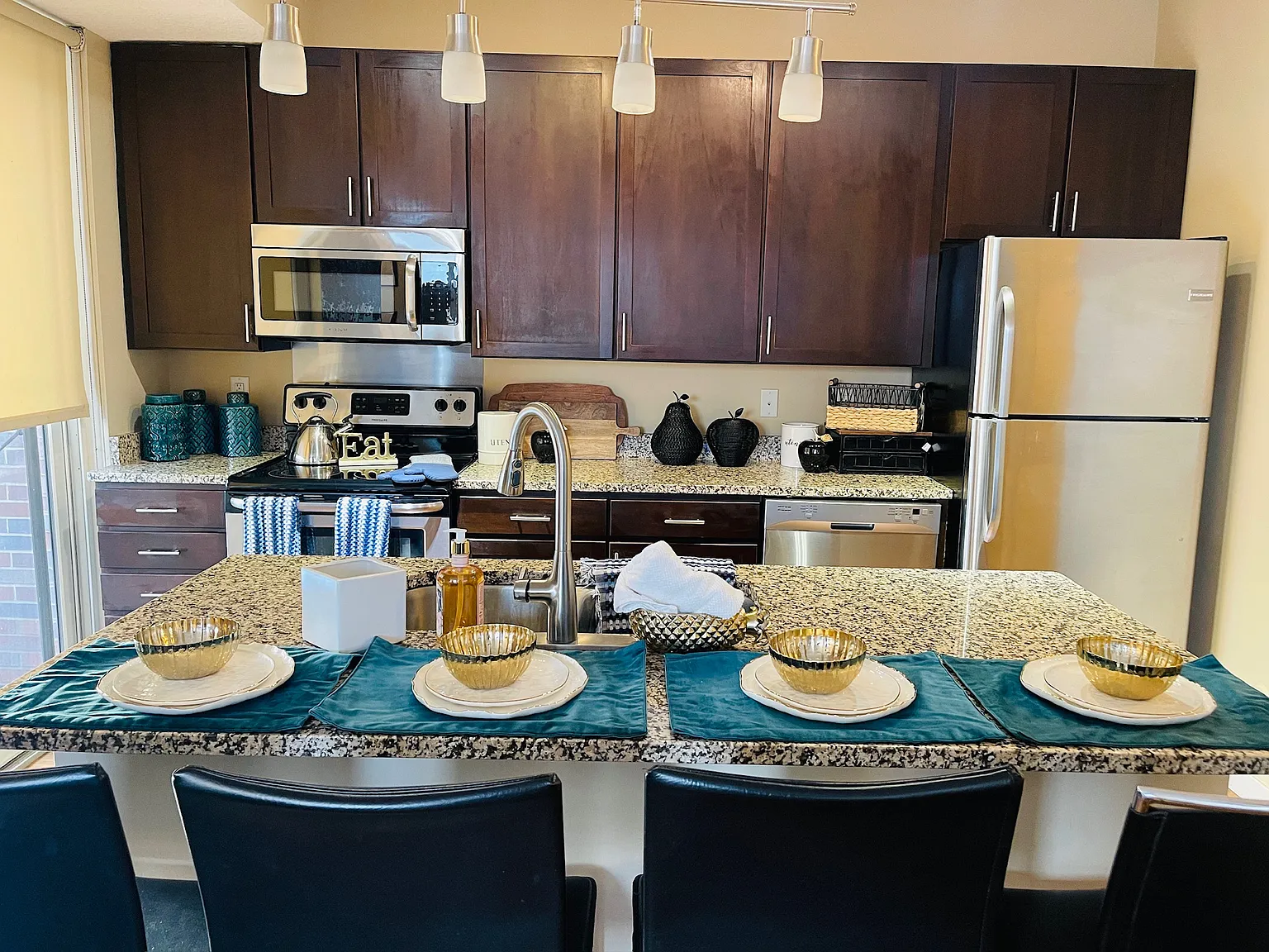 2 bed, $1,800 — Photo 3
