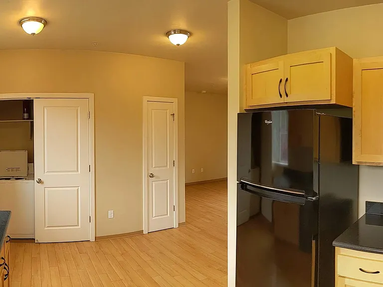 Unit #4 - Kitchen Unit #4 - Kitchen