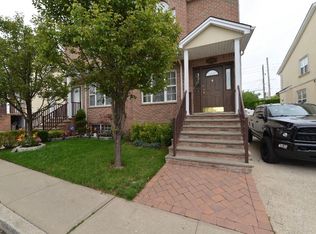 77 Santa Monica Ln, Staten Island, NY 10309