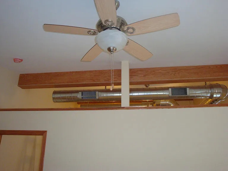 3 ceiling fans 1 in each room