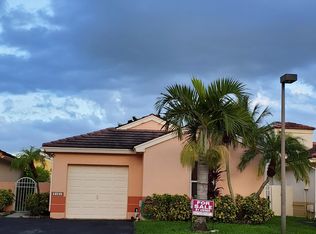 2151 NW 188th Ter, Pembroke Pines, FL 33029