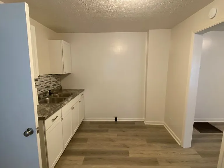 1102B S Washington St — Photo 12