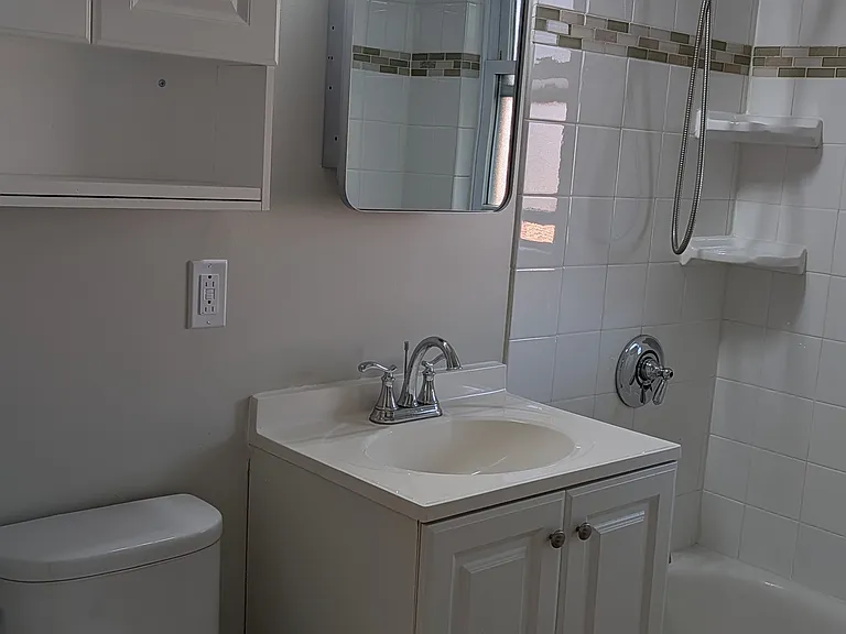 78R Mount Vernon St #1-R — Photo 9