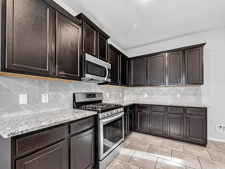 1326 Seagler Pond Ln — Photo 23