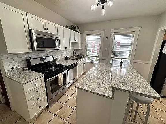 4 bed, 1300 sqft, $4,500 — Photo 1