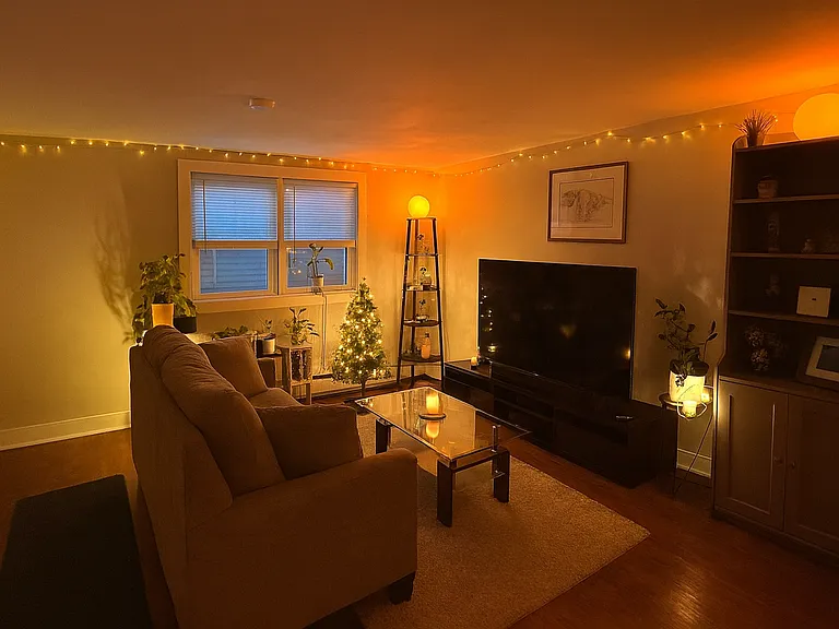 413 W Hoover Ave — Photo 2