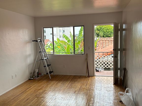 4th image of 4492-4502 Illinois St #4492