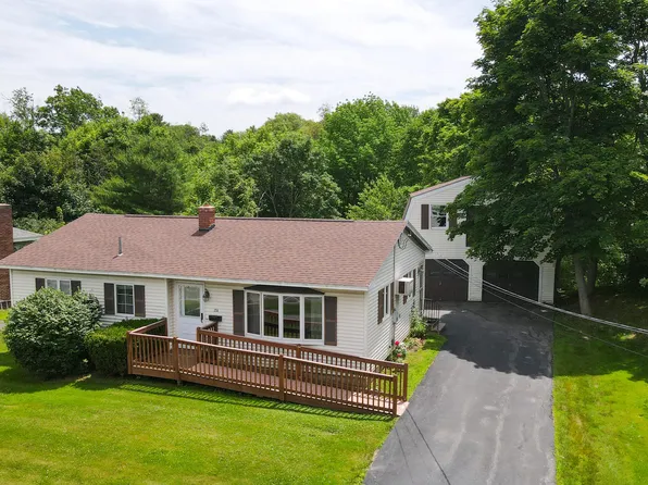256 Parkway S, Brewer, ME 04412
