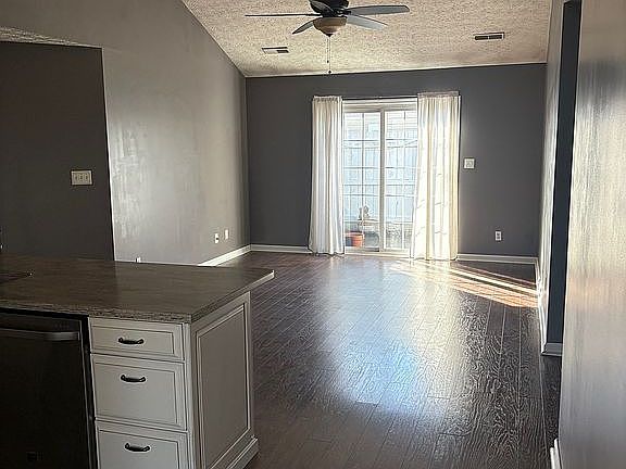 2nd image of 724 Jennings Ct