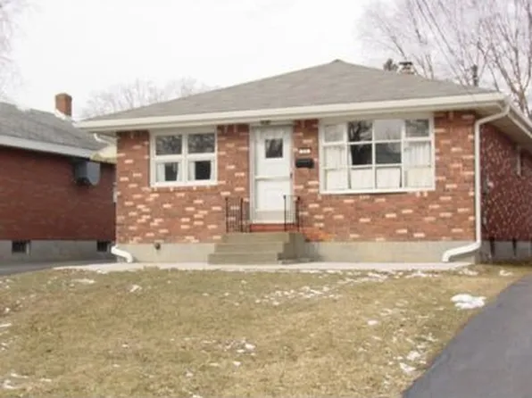 24 Joanne Ct, Albany, NY 12209