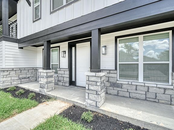 3rd image of 1010 Bayou Woods Dr