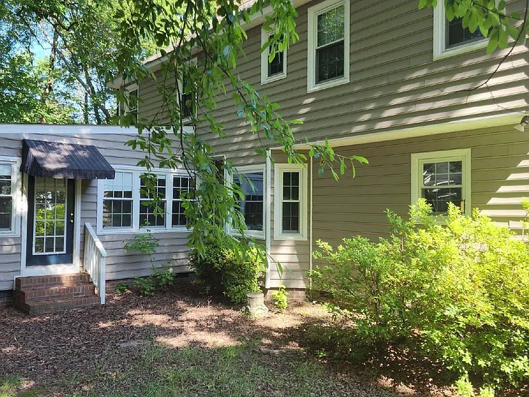 605 Winstead Rd — Photo 21