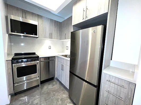 Rented by AZ REALTY NYC LLC | media 15