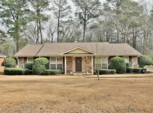 6200 Canterbury Dr, Columbus, GA 31909