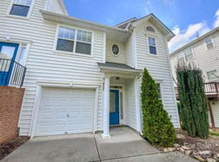 6525 Soapstone Dr, Charlotte, NC 28269