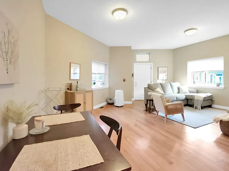 290 E 8th St #8 — Photo 7