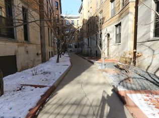 432 W Belden Ave #D60, Chicago, IL 60614