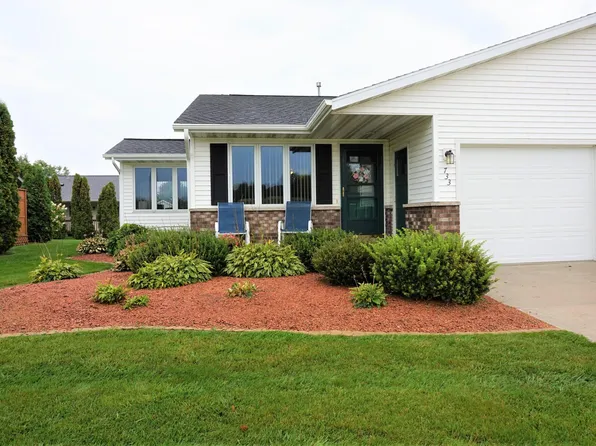 733 Minnesota Ave, Oostburg, WI 53070