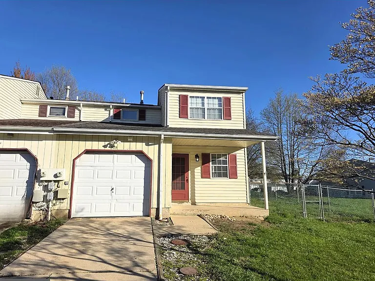 525 Blackbird Dr — Photo 1