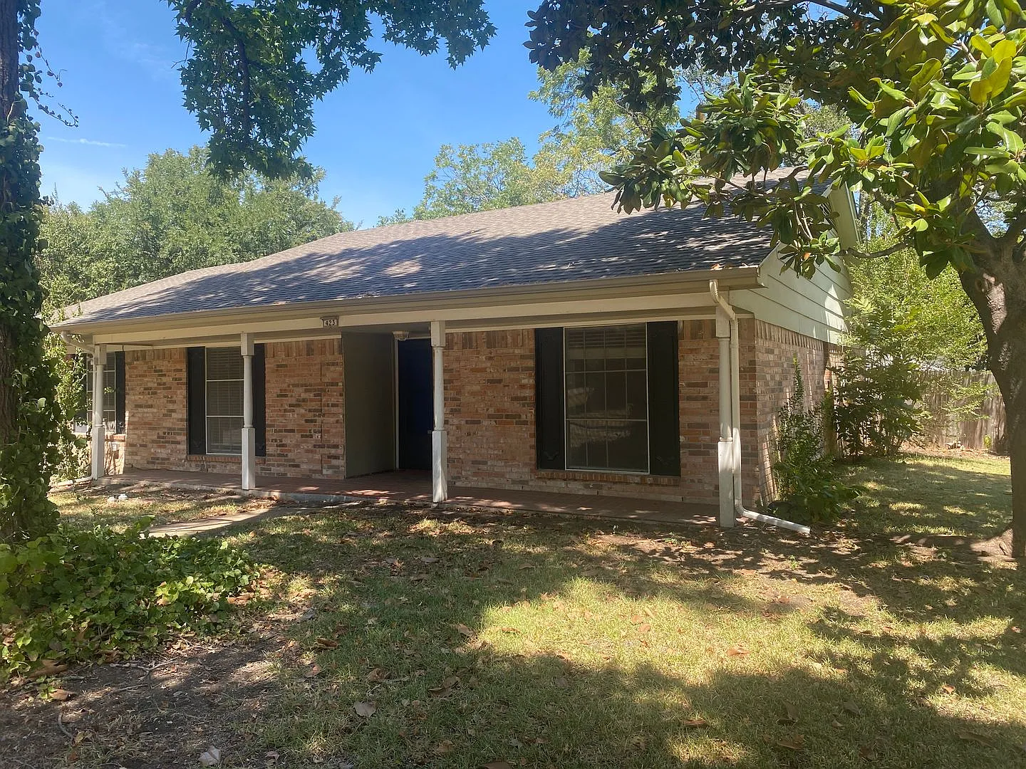 4 Bed Richardson Available Now!! — Photo 2
